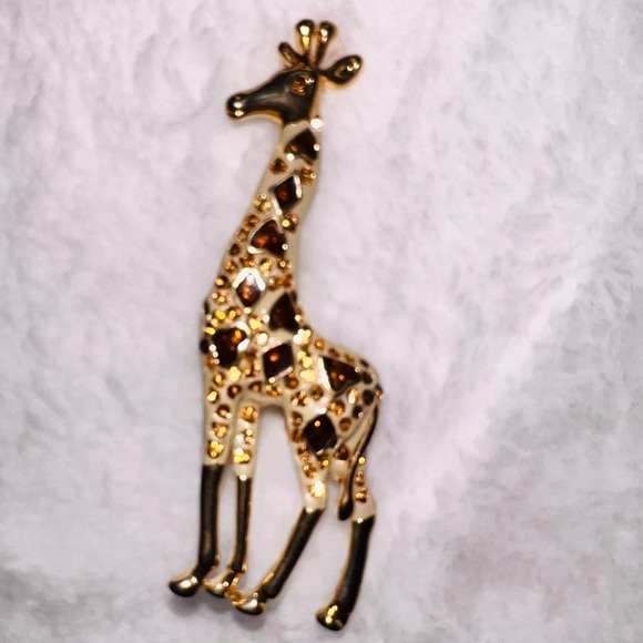 Golden Tone Giraffe Brooch Pendant - Picture 6 of 10